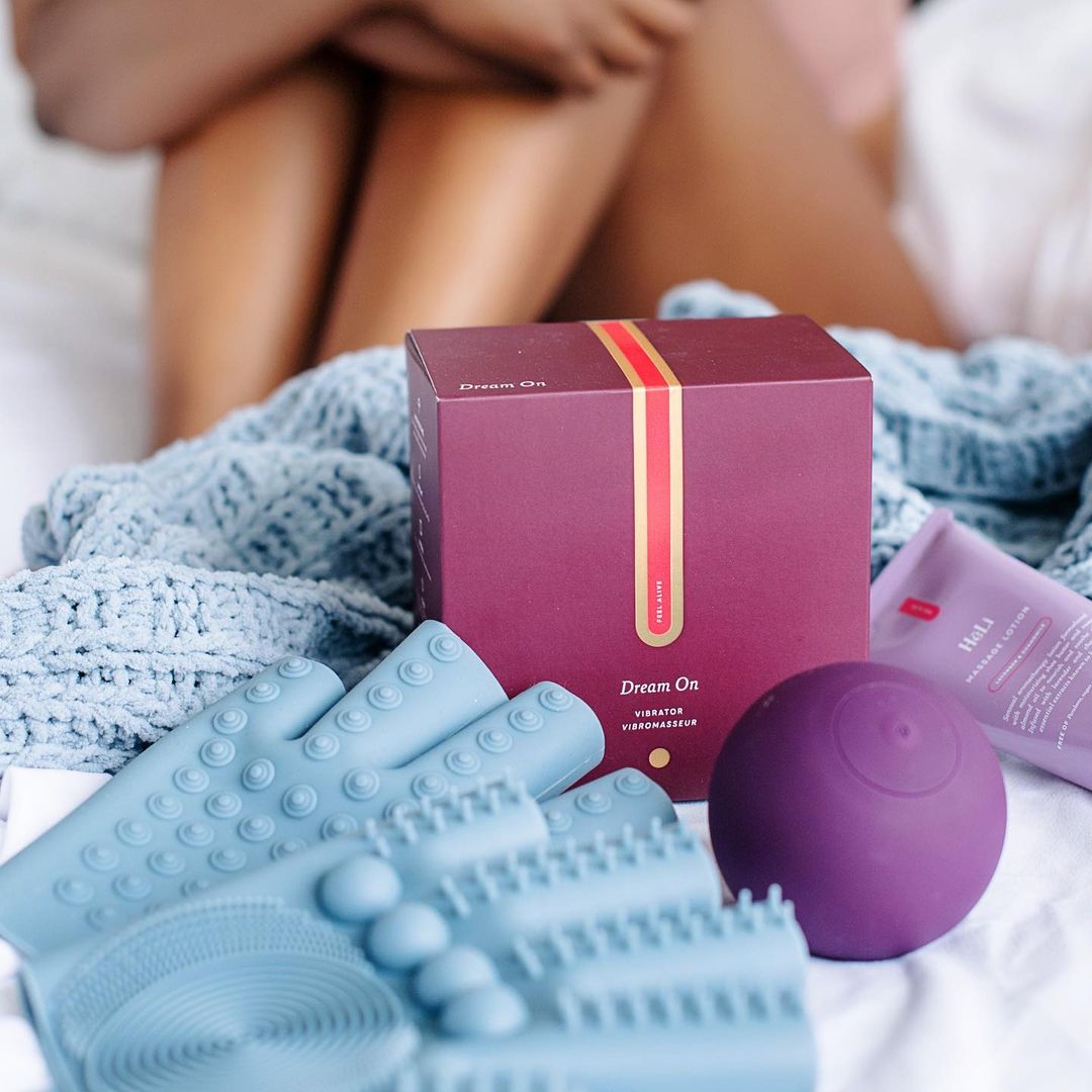 In Good Hands: Textured Silicone Massage or Bath Gloves